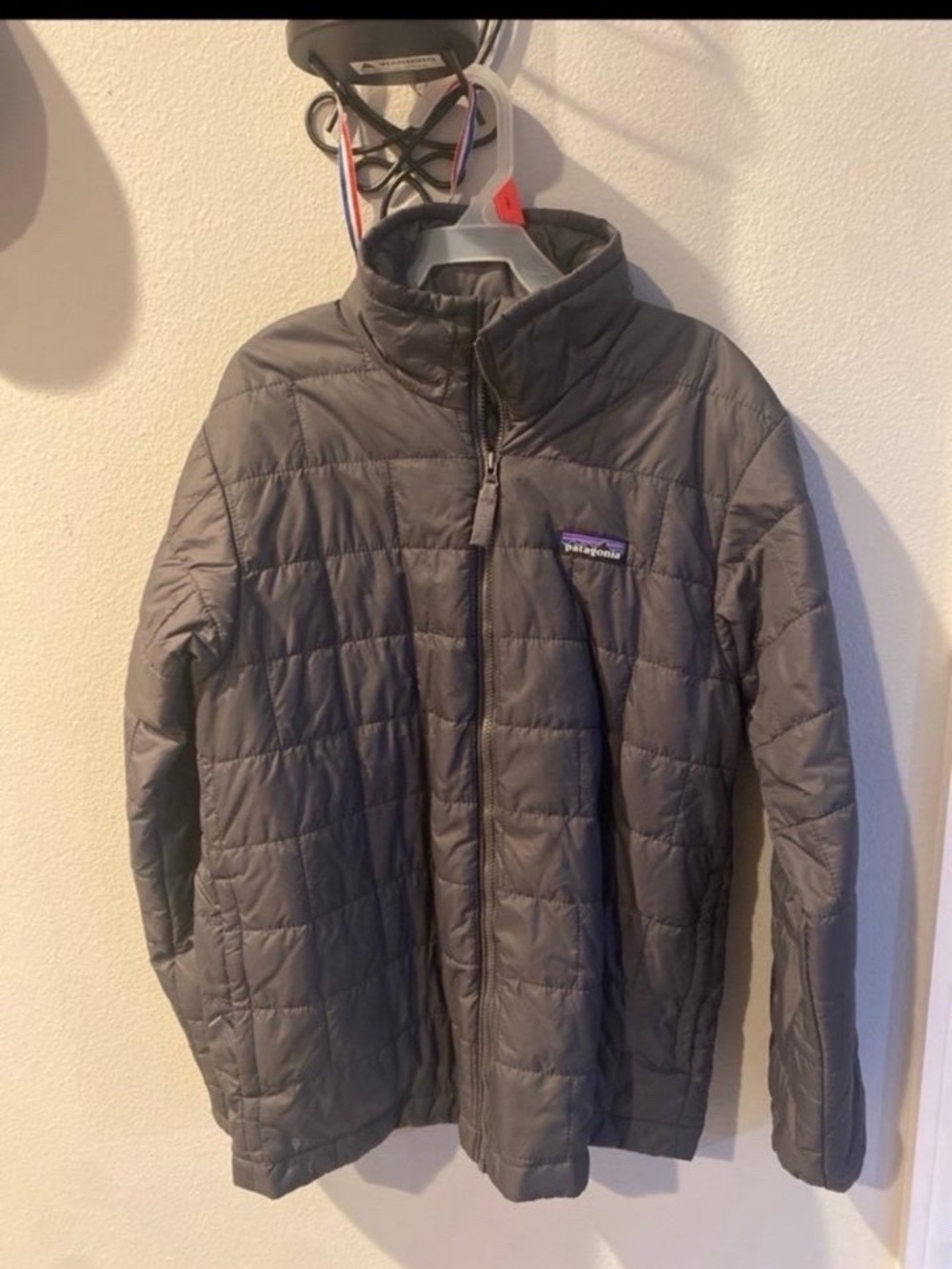 Patagonia Men’s Gray Quilted Insulated Puffer Jacket
